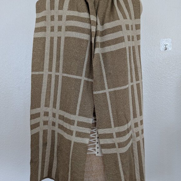 Women’s Reversible BURBERRY Nova Check Gold White Soft Shimmer Two Toned Scarf - Picture 3 of 4